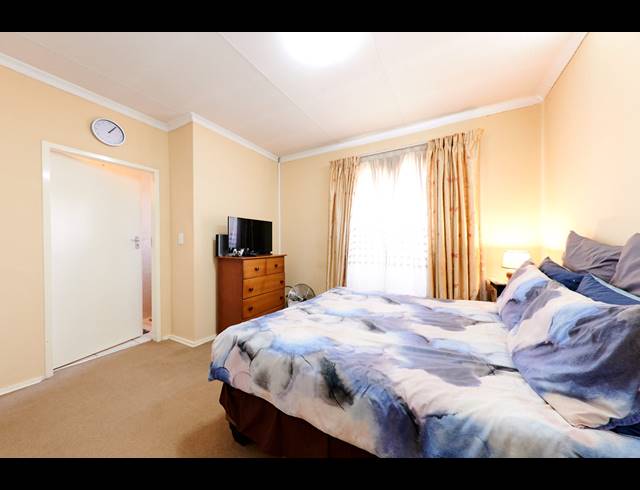 2 BEDROOM TOWNHOUSE FOR SALE IN NOORDWYK